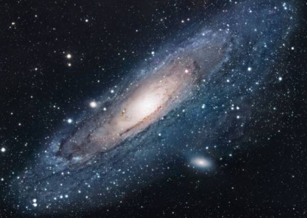 Спиральная галактика Андромеды M31.